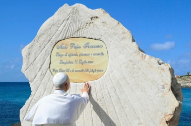 https://www.tp24.it/immagini_articoli/05-07-2026/la-magnifica-humanitas-di-lampedusa-l-isola-zattera-che-merita-il-nobel-per-la-pace-250.jpg