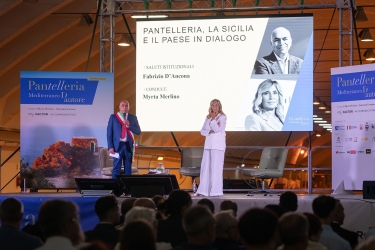 https://www.tp24.it/immagini_articoli/05-07-2026/pantelleria-capitale-del-mediterraneo-si-chiude-oggi-la-rassegna-che-porta-sull-isola-il-dibattito-nazionale-250.jpg
