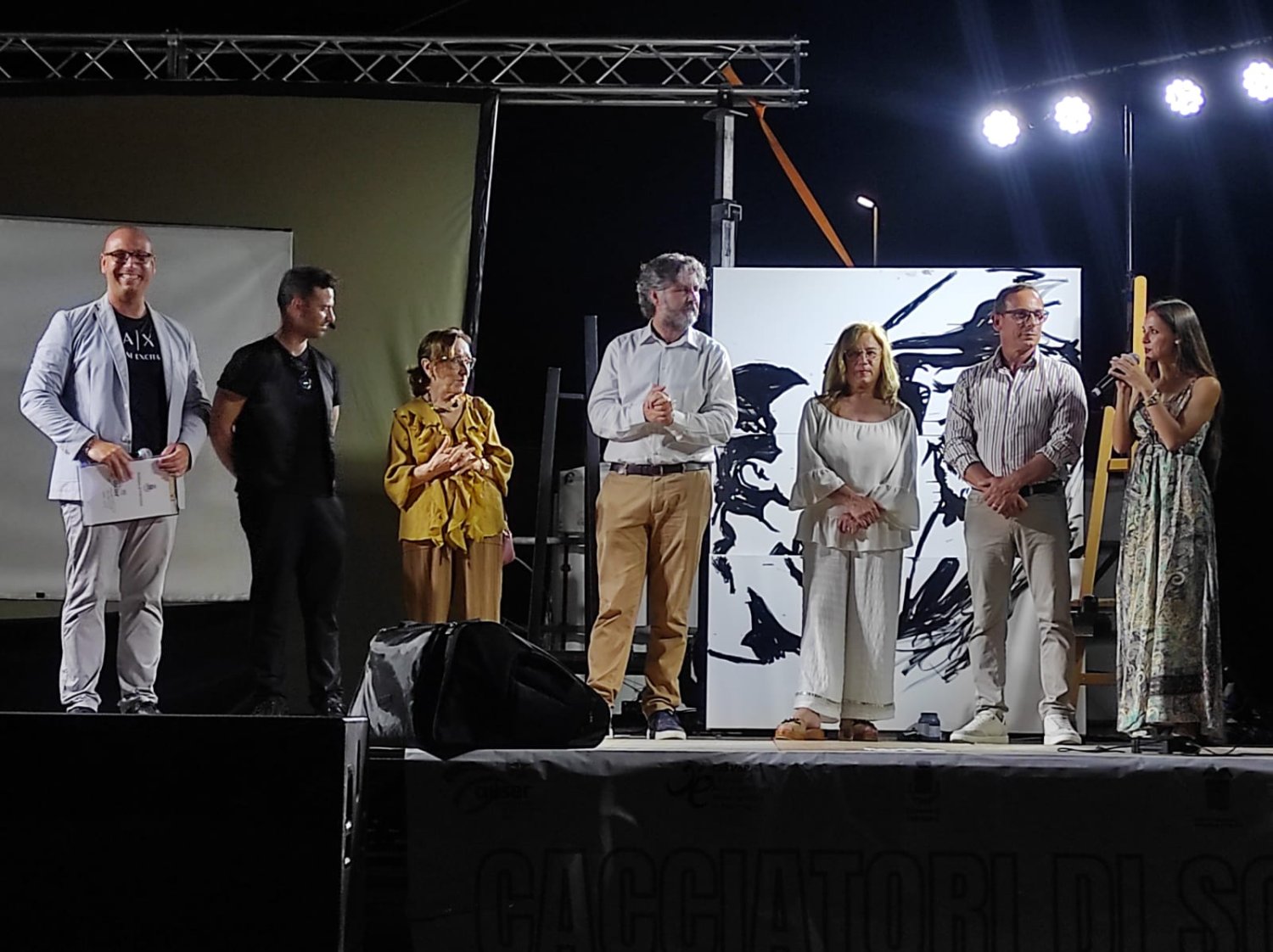 https://www.tp24.it/immagini_articoli/05-08-2026/1785937984-0-da-triscina-a-petrosino-l-estate-fa-il-pieno-teatro-musica-e-sogni-davanti-a-un-grande-pubblico.jpg