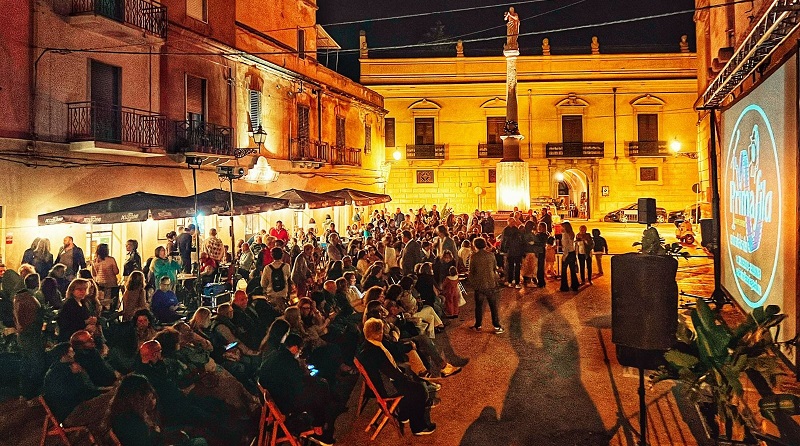 https://www.tp24.it/immagini_articoli/05-09-2025/1757070710-0-cinema-in-piazza-jazz-buskers-e-mitologia-il-weekend-in-provincia-di-trapani.jpg