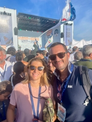 https://www.tp24.it/immagini_articoli/05-09-2026/meloni-e-gia-in-campagna-elettorale-da-trapani-a-bari-la-carica-di-fratelli-d-italia-250.jpg