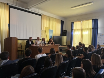 https://www.tp24.it/immagini_articoli/05-10-2026/i-crolli-alla-scuola-di-mazara-la-soluzione-di-quinci-250.jpg