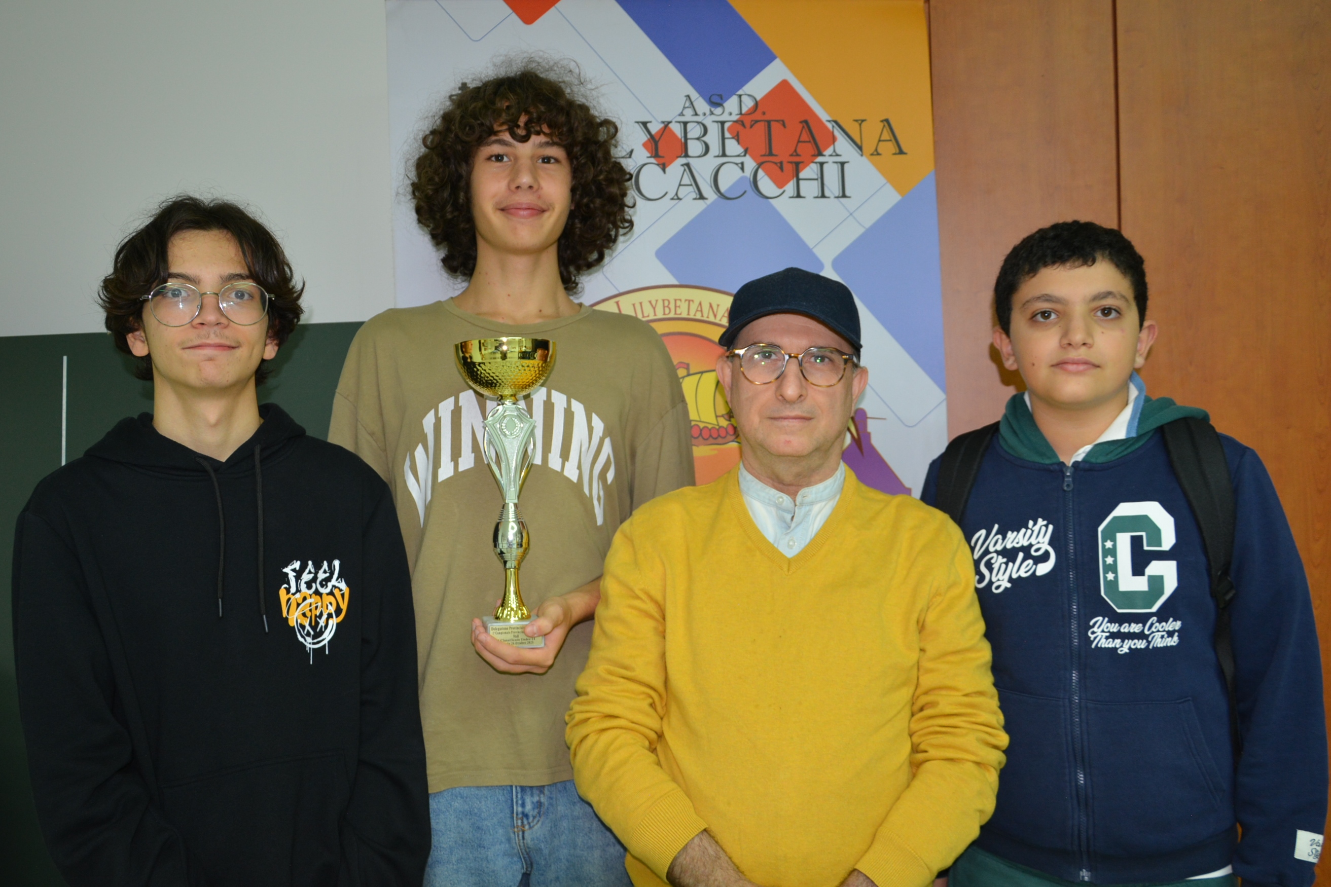 https://www.tp24.it/immagini_articoli/05-11-2025/1762330342-0-scacchi-il-mazarese-richard-slesarev-campione-provinciale-under-14-al-fischerandom.jpg