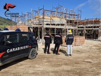 https://www.tp24.it/immagini_articoli/06-05-2026/pantelleria-attestati-falsi-sulla-sicurezza-sul-lavoro-tre-denunce-250.jpg