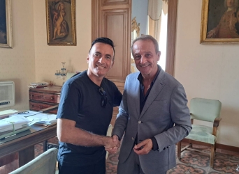 https://www.tp24.it/immagini_articoli/06-05-2026/tranchida-contro-antonini-trapani-e-parte-lesa-ho-fatto-9-denunce-250.jpg