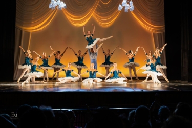https://www.tp24.it/immagini_articoli/06-07-2026/marsala-e-valderice-la-classic-ballet-school-in-scena-con-tableaux-tra-arte-e-danza-250.jpg