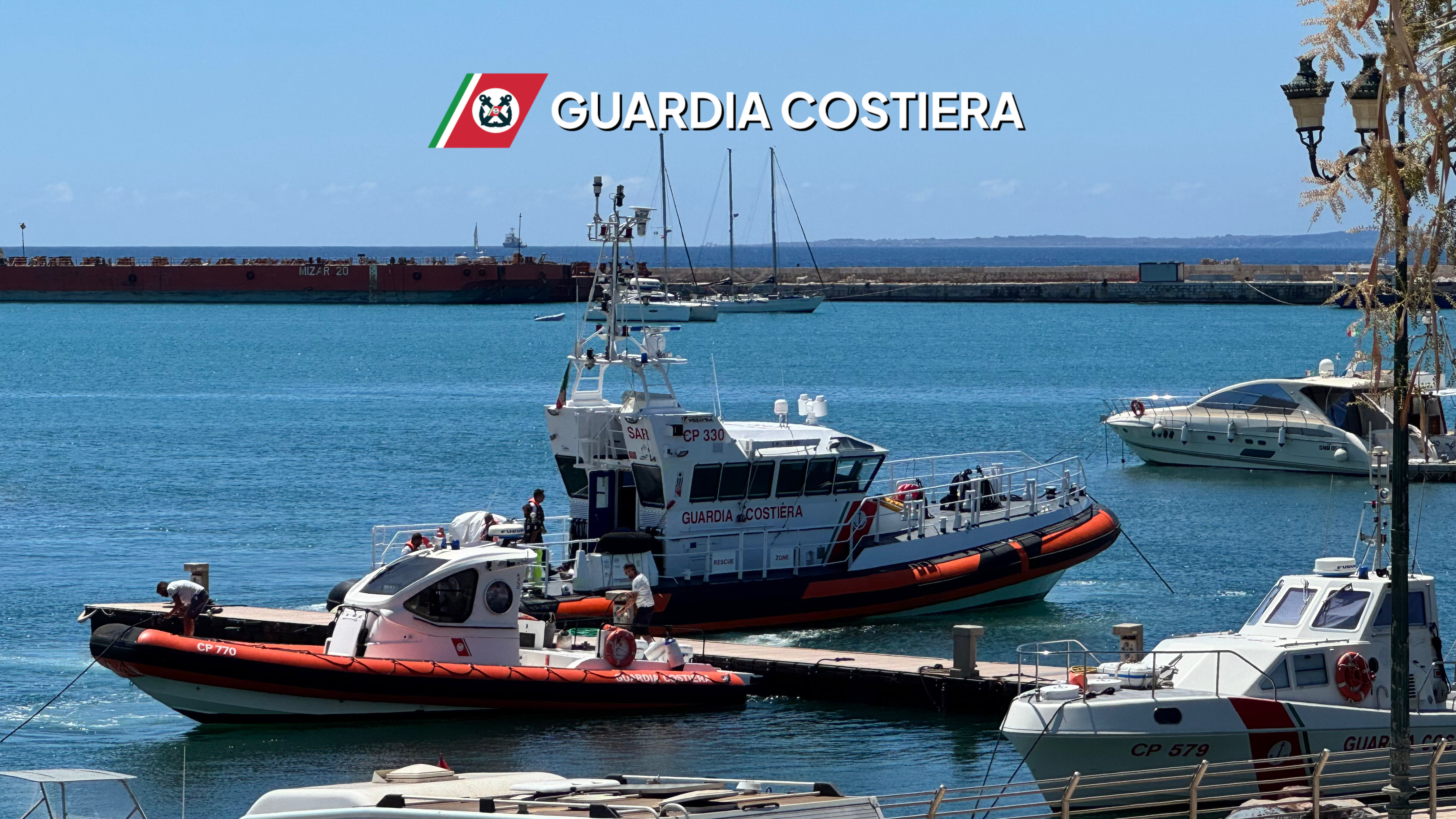 https://www.tp24.it/immagini_articoli/06-08-2025/1754484234-0-giovane-pescatore-ha-un-malore-al-largo-di-marettimo-soccorso-dalla-guardia-costiera.jpg