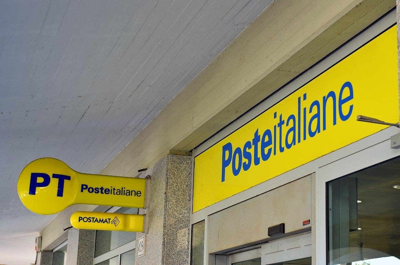 https://www.tp24.it/immagini_articoli/06-08-2026/1786006294-0-camera-con-vista-di-poste-a-favignana-continua-anche-dopo-l-estate.jpg