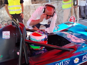 https://www.tp24.it/immagini_articoli/06-09-2026/quel-silenzio-dopo-il-rombo-la-monte-erice-si-ferma-dopo-la-tragedia-250.jpg