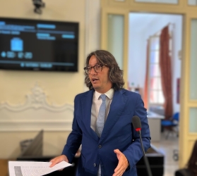 https://www.tp24.it/immagini_articoli/06-10-2026/economia-circolare-safina-pd-il-governo-boccia-il-ddl-che-aveva-scritto-insieme-a-noi-una-vergogna-250.jpg