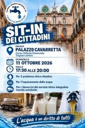 https://www.tp24.it/immagini_articoli/06-10-2026/trapani-acqua-contaminata-cittadini-in-piazza-per-dire-basta-il-sit-in-davanti-a-palazzo-cavarretta-250.jpg