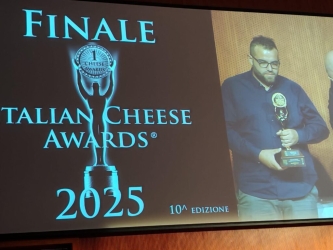 https://www.tp24.it/immagini_articoli/06-11-2025/e-siciliano-il-formaggio-dell-anno-250.jpg