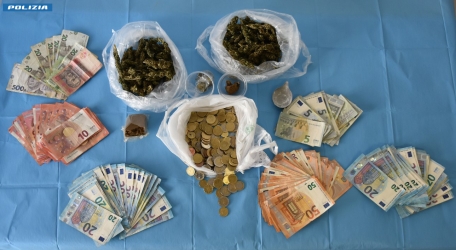 https://www.tp24.it/immagini_articoli/06-12-2025/nuovo-arresto-per-droga-a-marsala-25enne-trovato-con-marijuana-hashish-e-denaro-contante-250.jpg