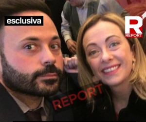 https://www.tp24.it/immagini_articoli/07-04-2026/la-foto-di-giorgia-meloni-con-l-uomo-del-clan-senese-il-caso-amico-arriva-a-report-250.jpg