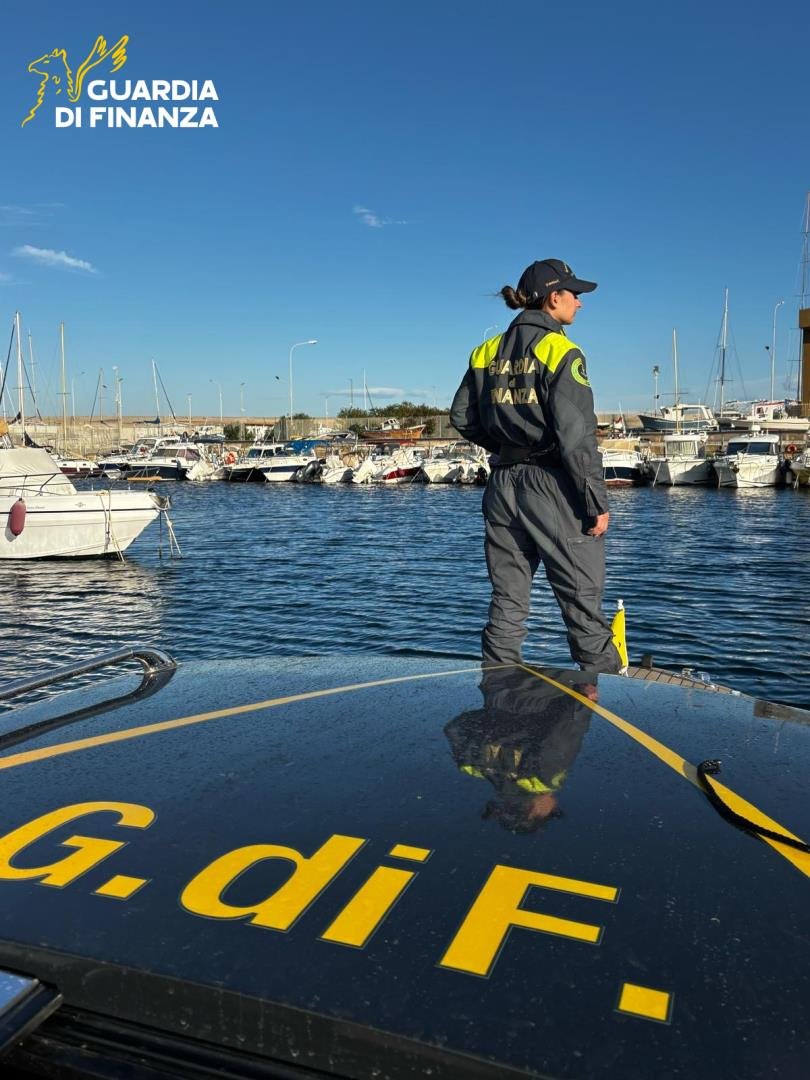 https://www.tp24.it/immagini_articoli/07-05-2026/1778137361-0-pesca-a-strascico-nell-amp-delle-egadi-denunciato-comandante-di-un-peschereccio-trapanese.jpg