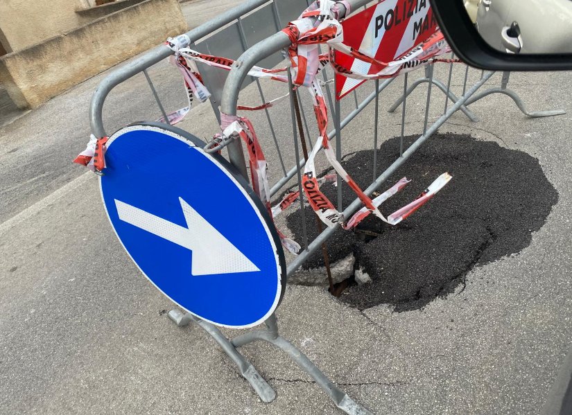 https://www.tp24.it/immagini_articoli/07-05-2026/1778157186-0-marsala-strada-dissestata-da-mesi-tra-l-ex-lido-pakeka-e-via-senatore-pellegrino.jpg