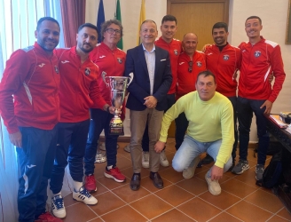 https://www.tp24.it/immagini_articoli/07-05-2026/mazara-l-asd-mokarta-calcio-ricevuta-a-palazzo-di-citta-dopo-i-successi-stagionali-250.jpg