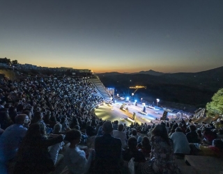 https://www.tp24.it/immagini_articoli/07-05-2026/torna-il-segesta-teatro-festival-un-mese-di-teatro-musica-danza-e-visioni-contro-la-guerra-250.jpg