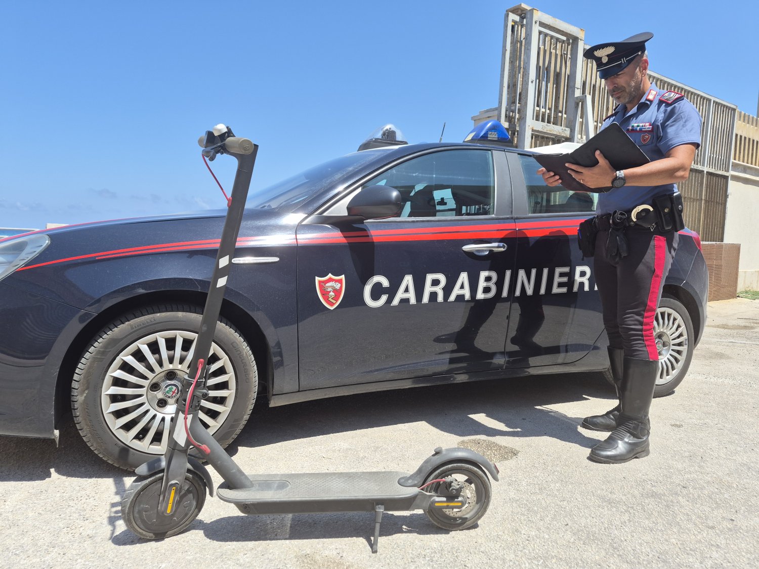 https://www.tp24.it/immagini_articoli/07-07-2026/1783413263-0-trapani-prime-multe-ai-monopattini-elettrici-non-in-regola.jpg