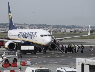 https://www.tp24.it/immagini_articoli/07-08-2026/ryanair-passeggero-molesto-condannato-multa-e-risarcimento-all-equipaggio-250.jpg