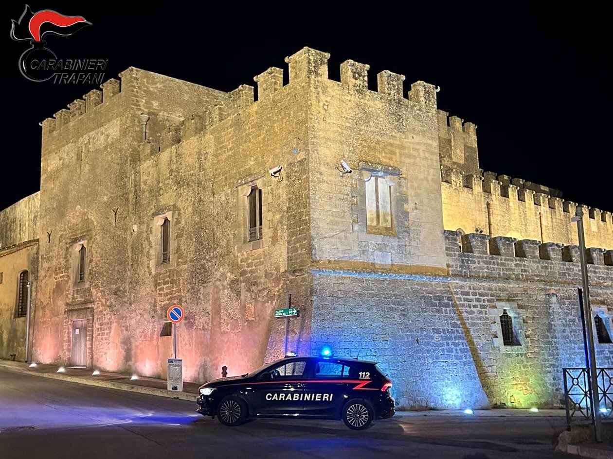 https://www.tp24.it/immagini_articoli/07-10-2026/1791368372-0-partanna-rapina-con-un-coltello-per-rubare-un-cellulare-giovane-in-carcere.jpg