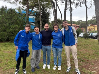 https://www.tp24.it/immagini_articoli/07-11-2025/scacchi-la-lilybetana-brilla-al-campionato-italiano-under-18-di-lignano-sabbiadoro-250.jpg