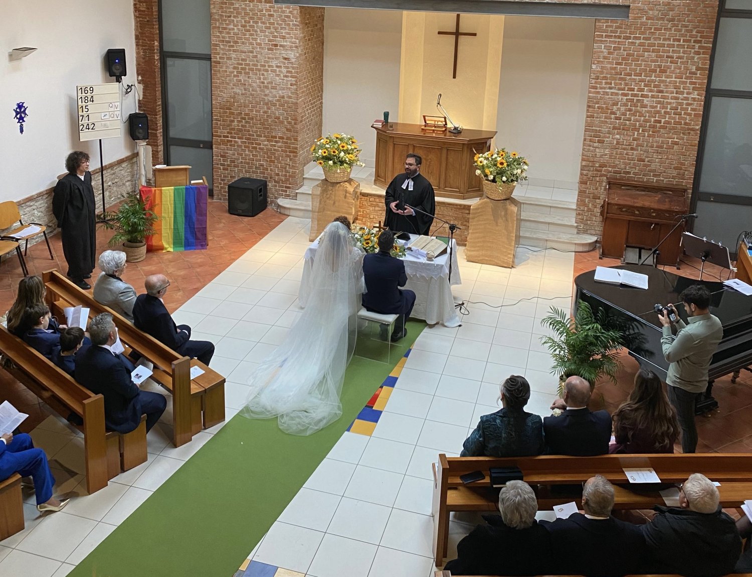 https://www.tp24.it/immagini_articoli/08-03-2026/1772998499-0-a-trapani-il-matrimonio-nella-chiesa-valdese-dopo-dieci-anni-una-comunita-che-rinasce.jpg