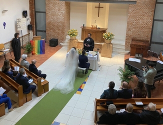 https://www.tp24.it/immagini_articoli/08-03-2026/a-trapani-il-matrimonio-nella-chiesa-valdese-dopo-dieci-anni-una-comunita-che-rinasce-250.jpg