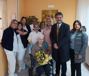 https://www.tp24.it/immagini_articoli/08-03-2026/petrosino-l-amministrazione-in-visita-alla-rsa-sant-antonio-per-la-giornata-della-donna-250.jpg