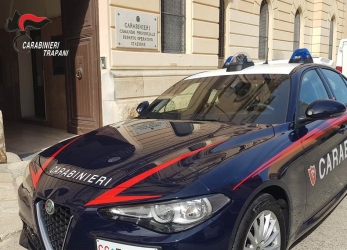 https://www.tp24.it/immagini_articoli/08-05-2026/la-trappola-degli-annunci-hot-adescavano-le-vittime-online-e-le-derubavano-due-arresti-a-trapani-250.jpg