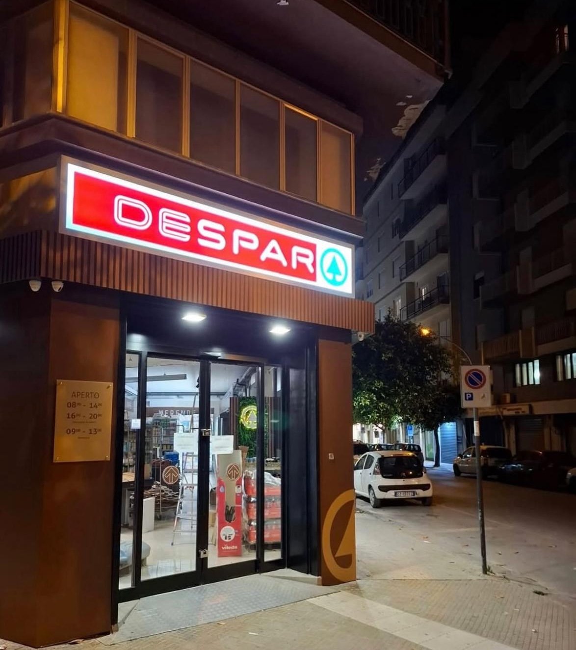 https://www.tp24.it/immagini_articoli/08-06-2026/1780930458-0-a-marsala-apre-il-despar-di-via-crispi-nuova-gestione-e-pollo-allo-spiedo.jpg