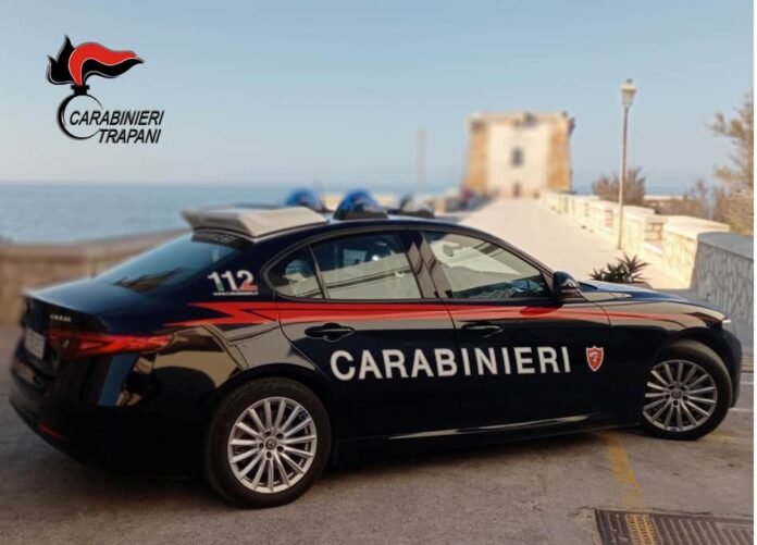 https://www.tp24.it/immagini_articoli/08-07-2026/1783498445-0-si-trova-ai-domiciliari-e-continua-a-spacciare-in-manette-un-trapanese.jpg