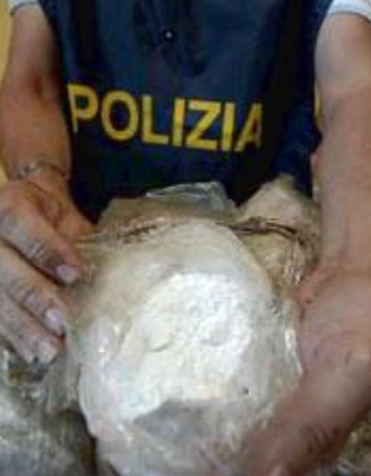 https://www.tp24.it/immagini_articoli/08-07-2026/1783499074-0-marsala-donna-fermata-in-auto-con-oltre-4-5-chili-tra-cocaina-ed-eroina.jpg