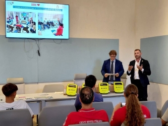 https://www.tp24.it/immagini_articoli/08-07-2026/a-mazara-quattro-nuovi-defibrillatori-grazie-al-progetto-cuore-nostro-250.jpg