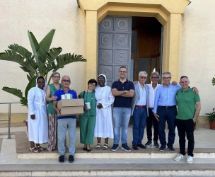 https://www.tp24.it/immagini_articoli/08-07-2026/marsala-il-rotary-dona-108-confezioni-di-latte-in-polvere-a-famiglie-fragili-250.jpg