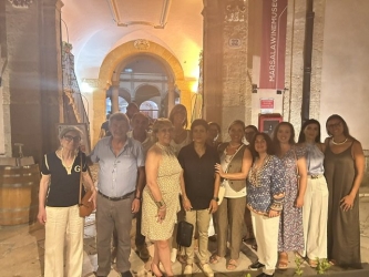 https://www.tp24.it/immagini_articoli/08-08-2026/marsala-la-5d-si-ritrova-dopo-24-anni-alunni-e-professori-di-nuovo-insieme-250.jpg