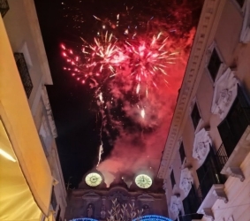 https://www.tp24.it/immagini_articoli/08-08-2026/trapani-sant-alberto-e-i-fuochi-della-politica-250.jpg