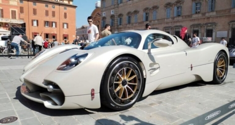 https://www.tp24.it/immagini_articoli/08-10-2026/le-hypercar-di-horacio-pagani-in-tour-a-trapani-e-alle-egadi-sabato-ad-erice-250.jpg