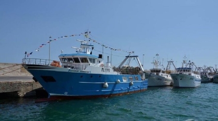 https://www.tp24.it/immagini_articoli/08-10-2026/mazara-la-flotta-resta-a-terra-finito-il-fermo-biologico-la-crisi-blocca-la-marineria-250.jpg
