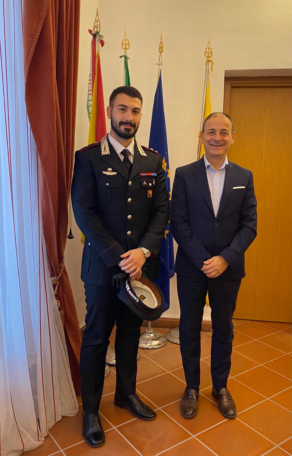 https://www.tp24.it/immagini_articoli/08-11-2025/1762592093-0-incontro-tra-il-sindaco-quinci-ed-il-comandante-facenti-funzioni-dei-carabinieri-di-mazara.jpg