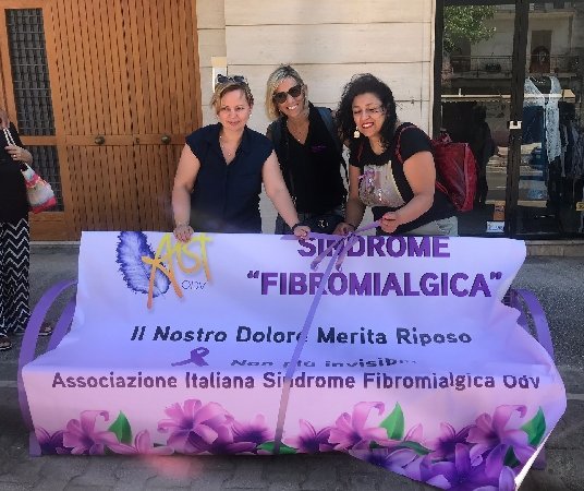 https://www.tp24.it/immagini_articoli/09-03-2026/1773040250-0-fibromialgia-ancora-senza-pieno-riconoscimento-l-appello-dei-pazienti-alla-meloni.jpg
