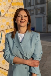 https://www.tp24.it/immagini_articoli/09-05-2026/elezioni-gibellina-sutera-corre-per-il-terzo-mandato-e-tra-gli-avversari-c-e-l-ex-assessore-daniela-pirrello-250.jpg