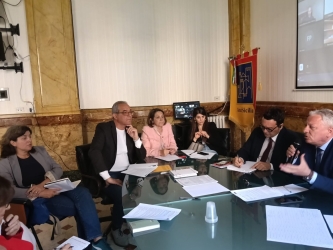 https://www.tp24.it/immagini_articoli/09-05-2026/giovani-servizi-e-sviluppo-parte-il-manifesto-per-la-restanza-250.jpg