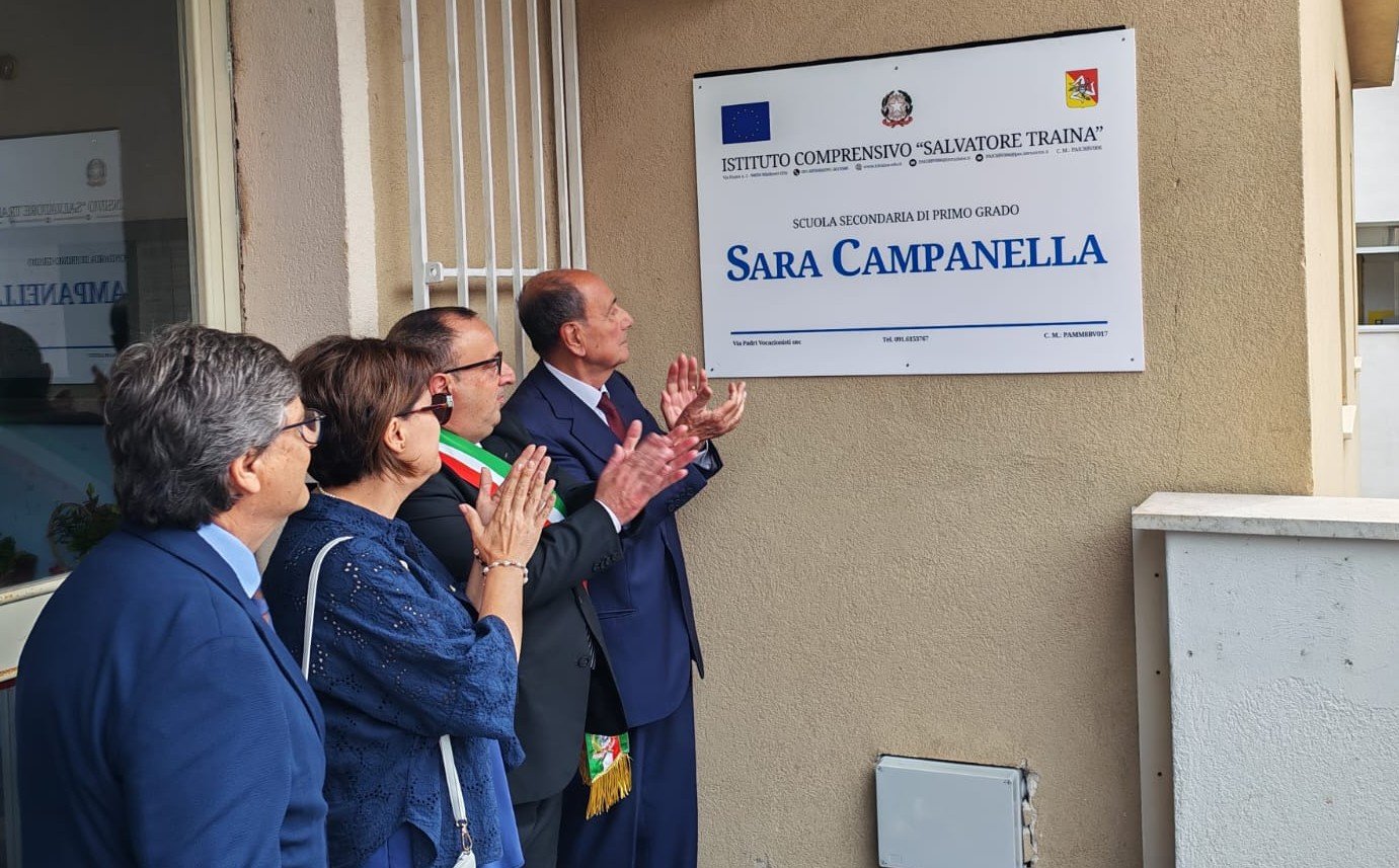 https://www.tp24.it/immagini_articoli/09-06-2026/1781032757-0-a-misilmeri-intitolata-una-scuola-a-sara-campanella-schifani-uniti-contro-la-violenza.jpg