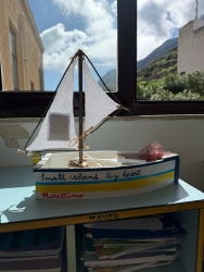 https://www.tp24.it/immagini_articoli/09-06-2026/i-bambini-di-marettimo-ricevono-una-lettera-da-papa-leone-250.jpg