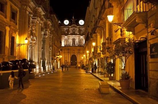 https://www.tp24.it/immagini_articoli/09-07-2026/1783616488-0-trapani-i-commercianti-sfidano-il-comune-insieme-siamo-inarrestabili.jpg