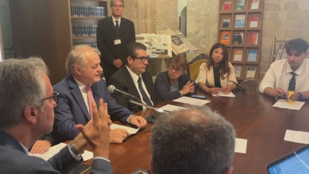 https://www.tp24.it/immagini_articoli/09-07-2026/antimafia-ars-cosa-nostra-senza-cupola-ma-ancora-radicata-crescono-racket-droga-e-corruzione-250.jpg