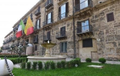 https://www.tp24.it/immagini_articoli/09-07-2026/regione-via-libera-ai-nuovi-contratti-nomine-ai-vertici-e-altri-fondi-per-le-imprese-colpite-da-harry-250.jpg