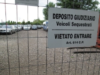 https://www.tp24.it/immagini_articoli/09-07-2026/trapani-decine-di-veicoli-sequestrati-rischiano-la-rottamazione-la-prefettura-pubblica-gli-elenchi-250.jpg