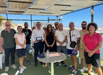 https://www.tp24.it/immagini_articoli/09-09-2026/castellammare-cala-marina-pulita-con-il-progetto-per-l-alto-mare-aperto-250.jpg